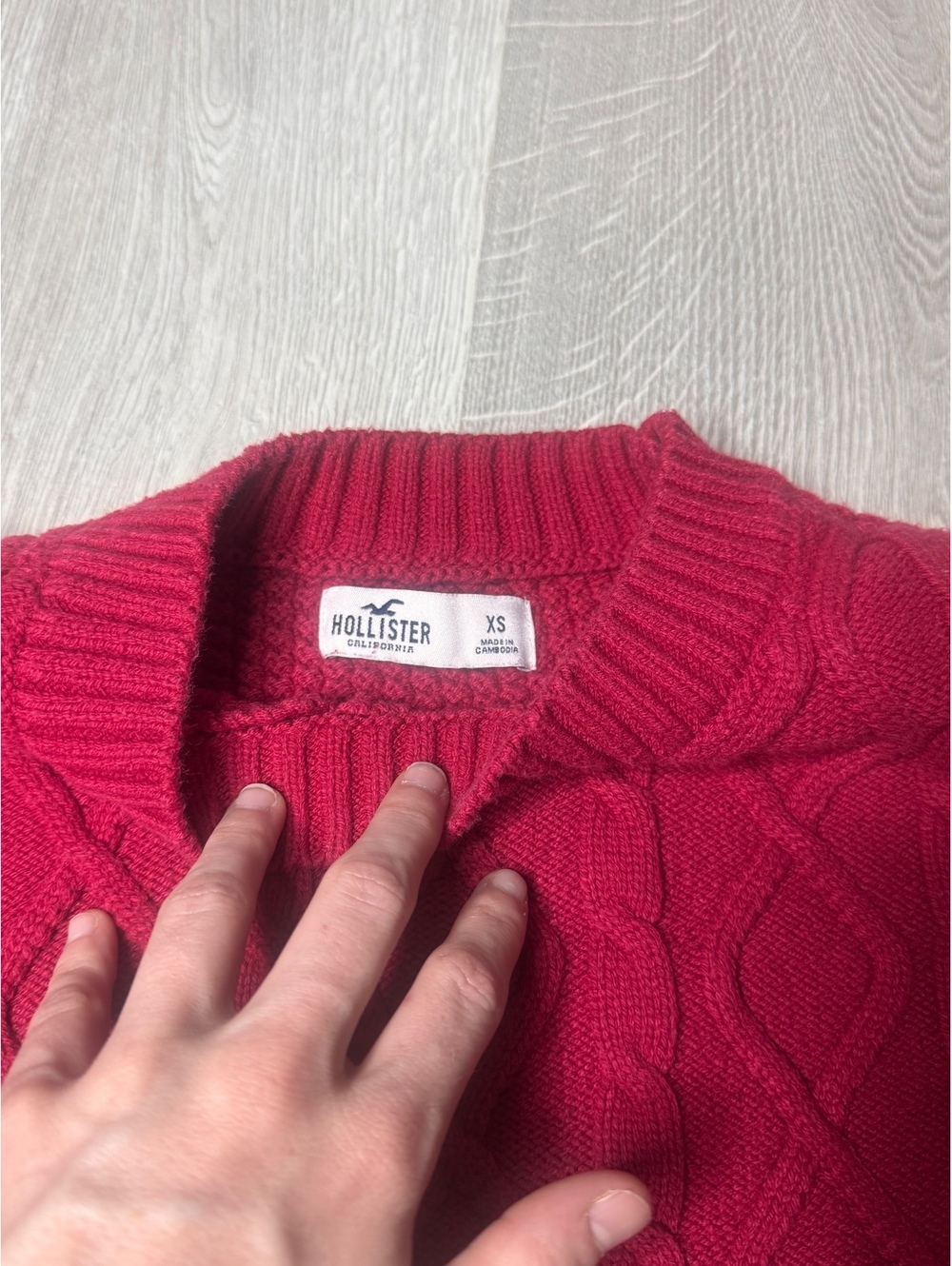 Hollister Sweater - Picture 2 of 3